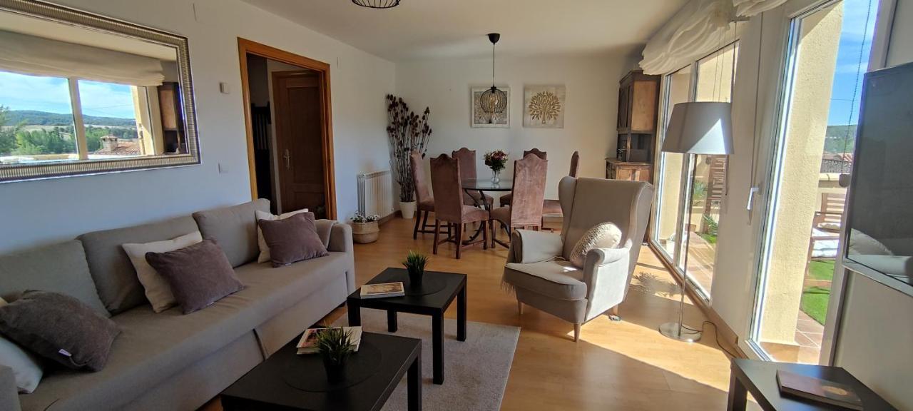 La Casa De * Fuentetoba
